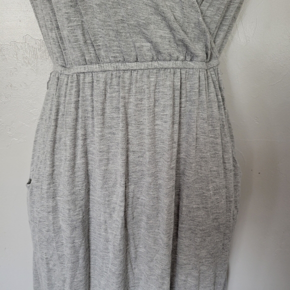 DE Collection Women's XS Heather Grey Cap Sleeve Midi Dress V-neck Keyhole Soft - Picture 9 of 10